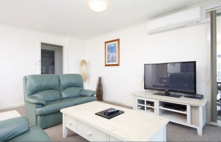 Sails Apartments - Accommodation Tasmania 4