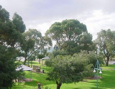 Beachside Apartment Hotel - Accommodation Tasmania 1