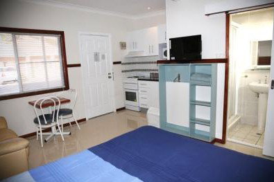 Across Country Motor Inn - Accommodation Tasmania 2