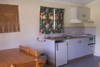 Halliday Bay Resort - Accommodation Tasmania 0