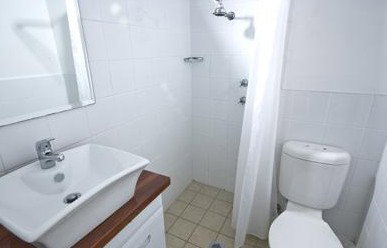 City Crown Lodge - Accommodation Tasmania 4