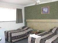 Hanging Rock Family Motel - Accommodation Tasmania 1