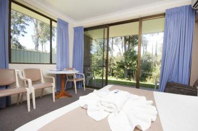Island Palms Motor Inn - Accommodation Tasmania 1