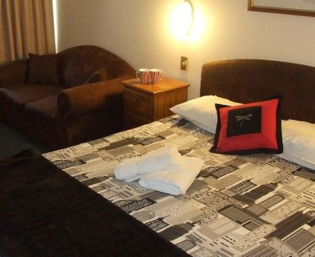 Lilac City Motor Inn & Streakhouse - Accommodation Tasmania 4