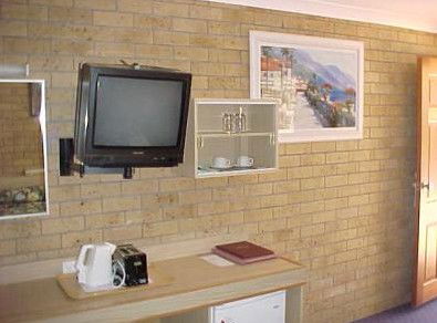 A Settlers Motor Inn - Accommodation Tasmania 2