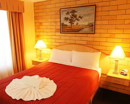 Cotswold Motor Inn - Accommodation Tasmania 2