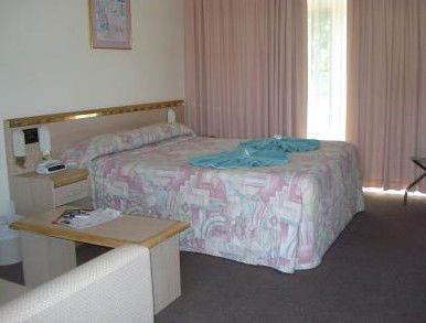Colonial Motor Lodge - Accommodation Tasmania 3