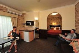 Highlander Motor Inn And Apartments - Accommodation Tasmania 0