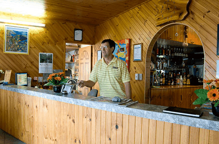 Barrier Reef Motel - Accommodation Tasmania 5