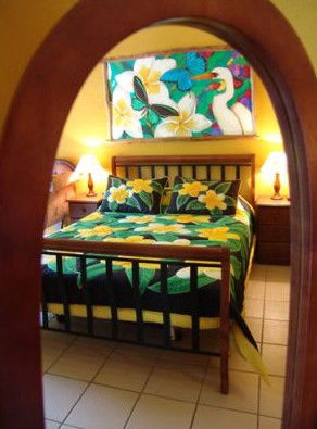 Airlie Beach Myaura Bed And Breakfast - Accommodation Tasmania 3