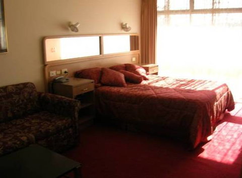 Peninsula Motor Inn And Tyabb Fly Inn - Accommodation Tasmania 1