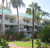 Camargue Beachfront Apartments - Accommodation Tasmania