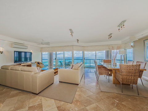 AA Oceana On Broadbeach - Accommodation Tasmania 12