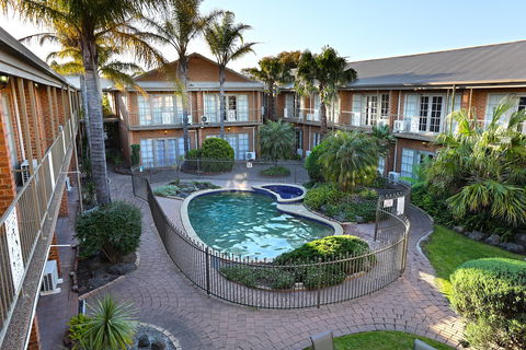 Quality Hotel Melbourne Airport - Accommodation Tasmania 0