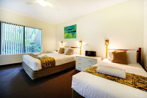 Absolute Beachfront Smugglers On The Beach - Accommodation Tasmania 3