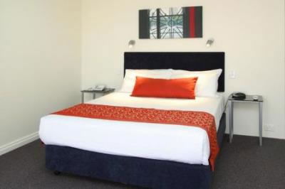 The Wellington Apartment Hotel - Accommodation Tasmania 6