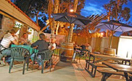 Toddy's Backpackers Resort - Accommodation Tasmania 4