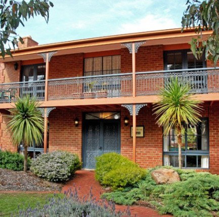 Lakeside Getaway - Accommodation Tasmania 1