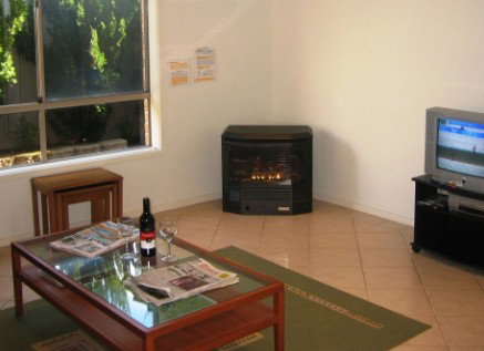 Lakeside Getaway - Accommodation Tasmania 5