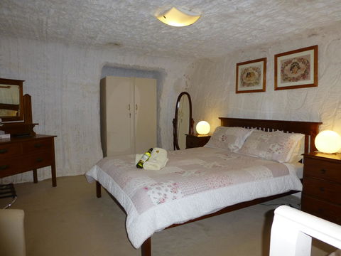 Underground Bed And Breakfast - Accommodation Tasmania 4