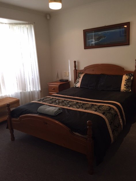 Lakeside Getaway - Accommodation Tasmania 11