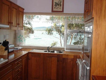 White Beach By The Water Holiday Accommodation - Accommodation Tasmania 2