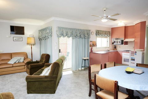 Bristol House Accommodation - Accommodation Tasmania 4