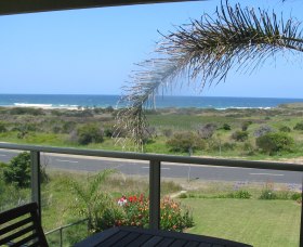 Beach Breakers - Accommodation Tasmania 0
