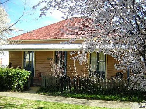 Cooma Cottage - Accommodation - Accommodation Tasmania 0