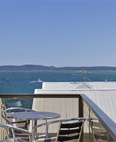 Magnus Street Treetops - Accommodation Tasmania 2