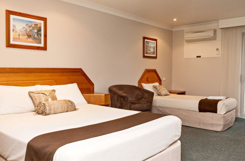 Hilltops Retreat Motor Inn - Accommodation Tasmania 1
