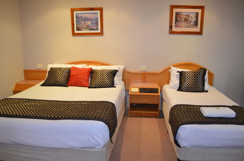 Hilltops Retreat Motor Inn - Accommodation Tasmania 9