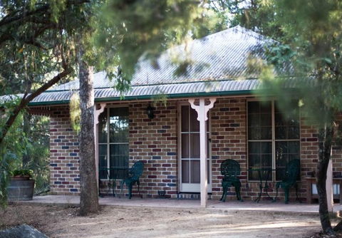 Honeysuckle Cottages And The Rocks Restaurant - Accommodation Tasmania 4