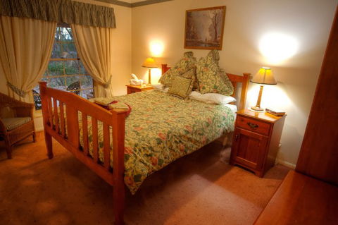 Honeysuckle Cottages And The Rocks Restaurant - Accommodation Tasmania 5