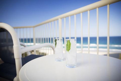 BreakFree Beachpoint Apartments - Accommodation Tasmania 3