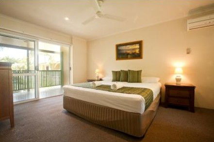 A Tropical Nite - Accommodation Tasmania 3
