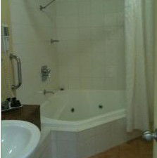 Golden Guitar Motor Inn - Accommodation Tasmania 4