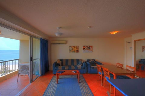 Surfers Beachside Holiday Apartments - Accommodation Tasmania 1