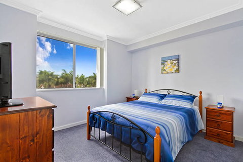 Lakeside Waterfront Apartment 18 - Accommodation Tasmania 0