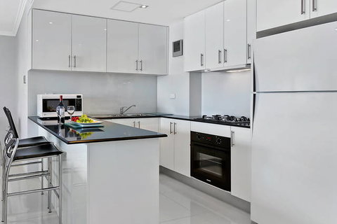Lakeside Waterfront Apartment 18 - Accommodation Tasmania 3