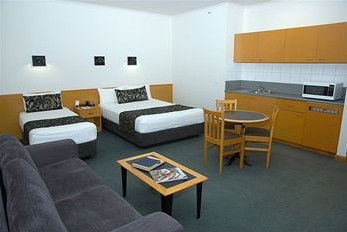 Darwin Central Hotel - Accommodation Tasmania 2