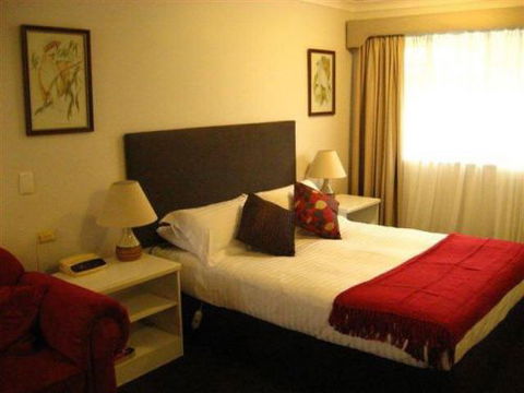 McNEVINS TAMWORTH MOTEL & Restaurant - Accommodation Tasmania 0
