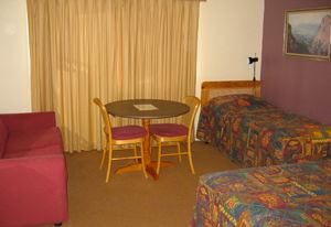 Highlands Motor Inn - Accommodation Tasmania 2