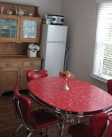 Le Cosmopolitan - Accommodation Tasmania 0