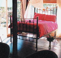 Lazy Curl - Accommodation Tasmania
