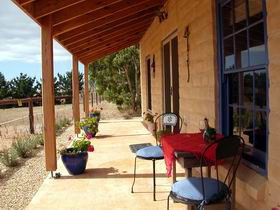 Dee's Villa - Accommodation Tasmania 0