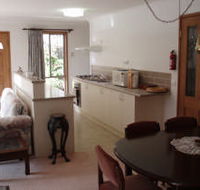 Adrienne's Place On Hill - Accommodation Tasmania