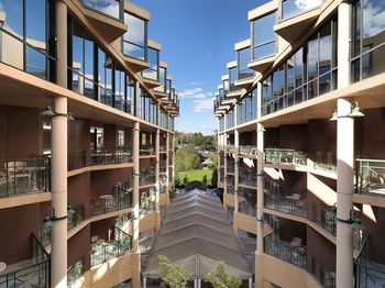Amora Riverwalk Melbourne - Accommodation Tasmania 12
