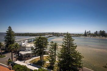 Oaks Waterfront Resort - The Entrance - Accommodation Tasmania 40