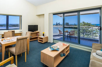 Oaks Waterfront Resort - The Entrance - Accommodation Tasmania 42